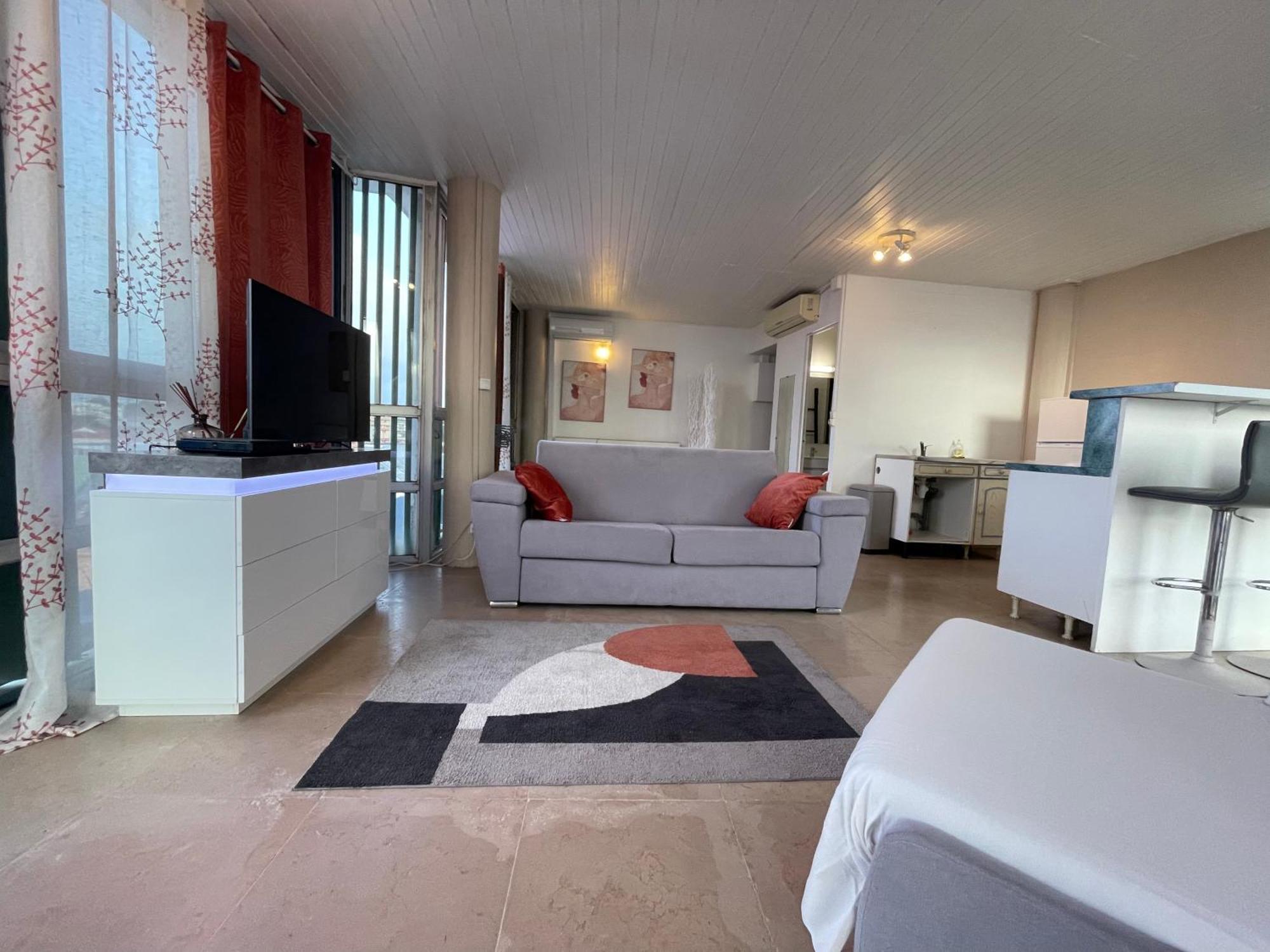 شقة Penthouse Seaside 10 Min Port, Croisiere Et Aeroport بوانت-آه-بيتر المظهر الخارجي الصورة