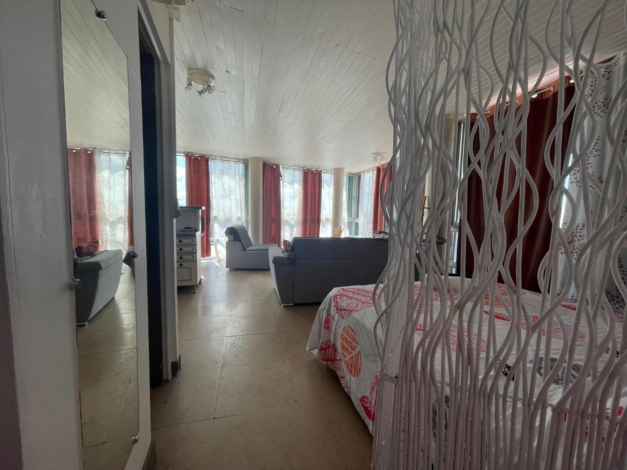 شقة Penthouse Seaside 10 Min Port, Croisiere Et Aeroport بوانت-آه-بيتر المظهر الخارجي الصورة
