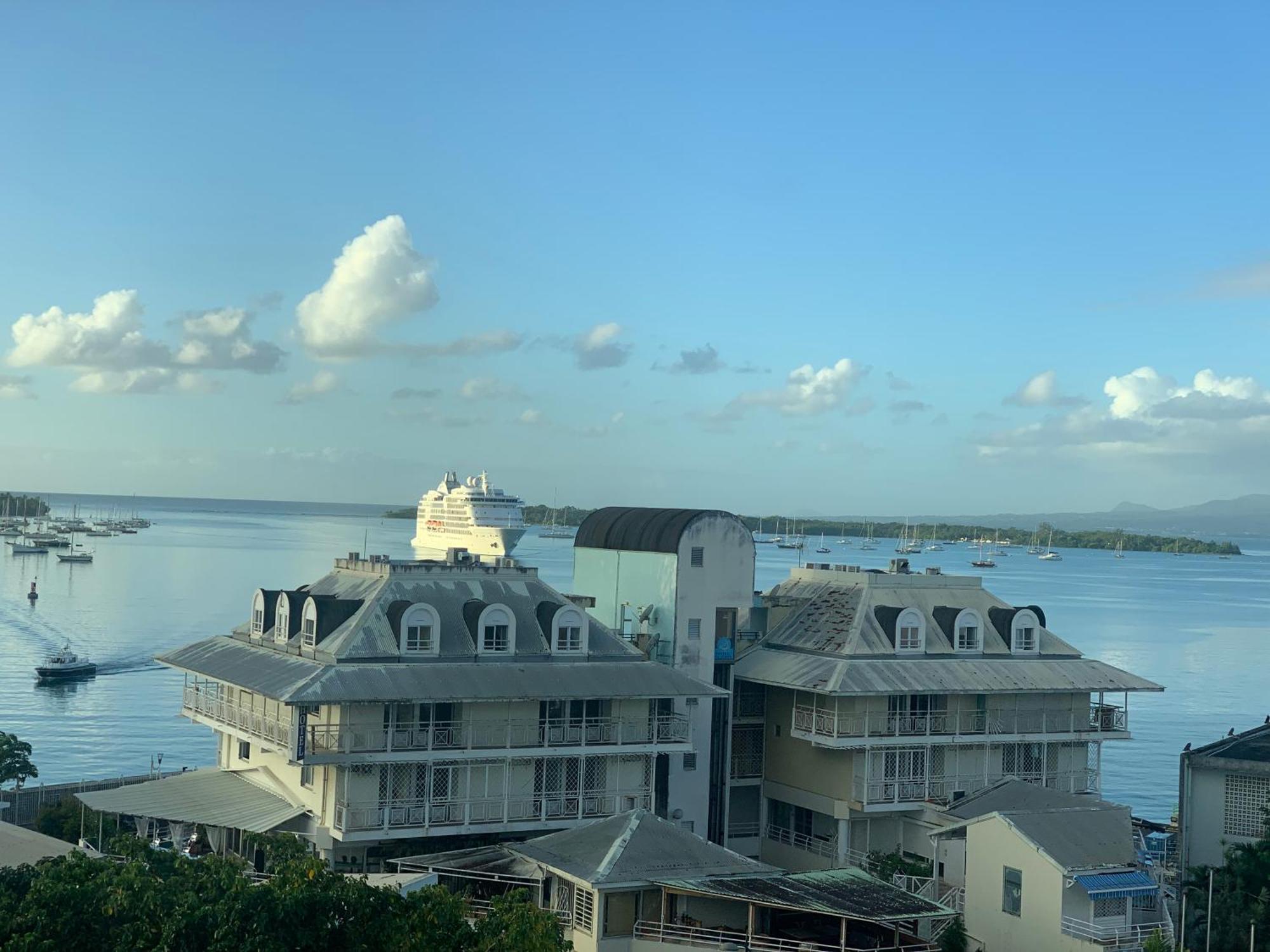 شقة Penthouse Seaside 10 Min Port, Croisiere Et Aeroport بوانت-آه-بيتر المظهر الخارجي الصورة