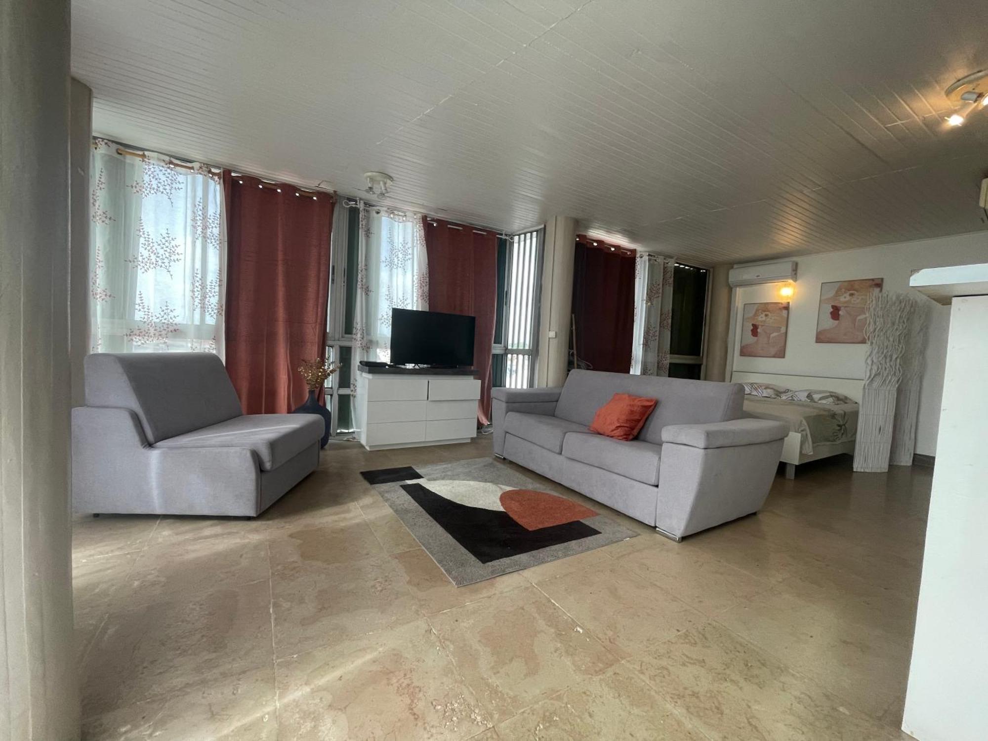 شقة Penthouse Seaside 10 Min Port, Croisiere Et Aeroport بوانت-آه-بيتر المظهر الخارجي الصورة